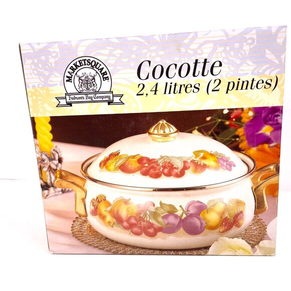 VTG MarketSquare Hudson’s Bay 2.4L Enamel Casserole with Brass Handles Taiwan - Picture 10 of 12